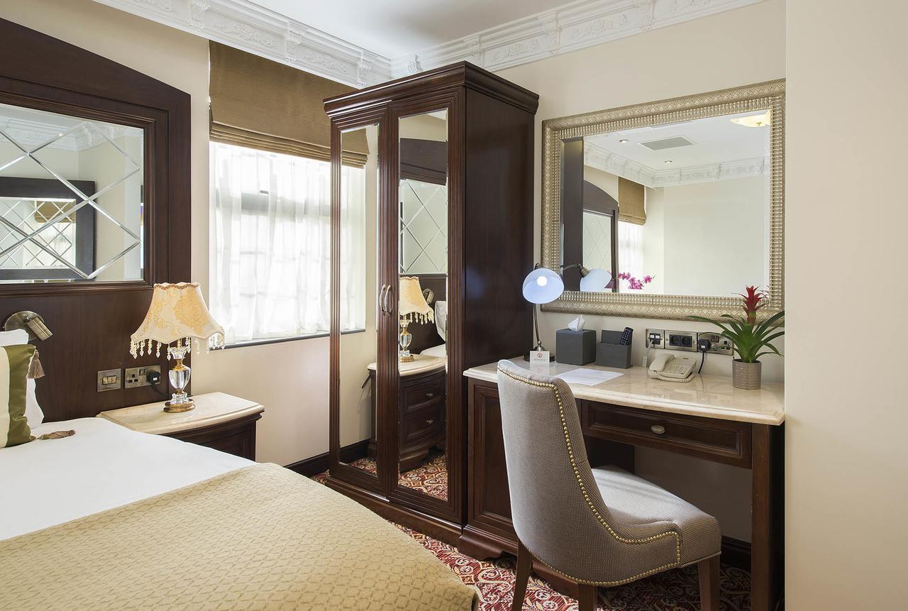 The George Street Hotel Oxford Buitenkant foto A room at the hotel