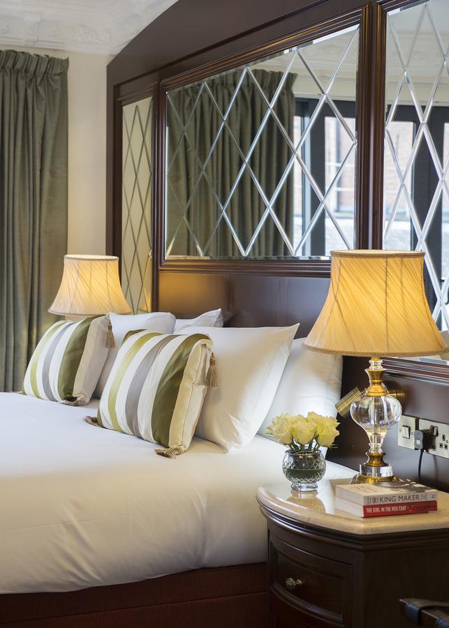 The George Street Hotel Oxford Buitenkant foto A bedroom at the hotel