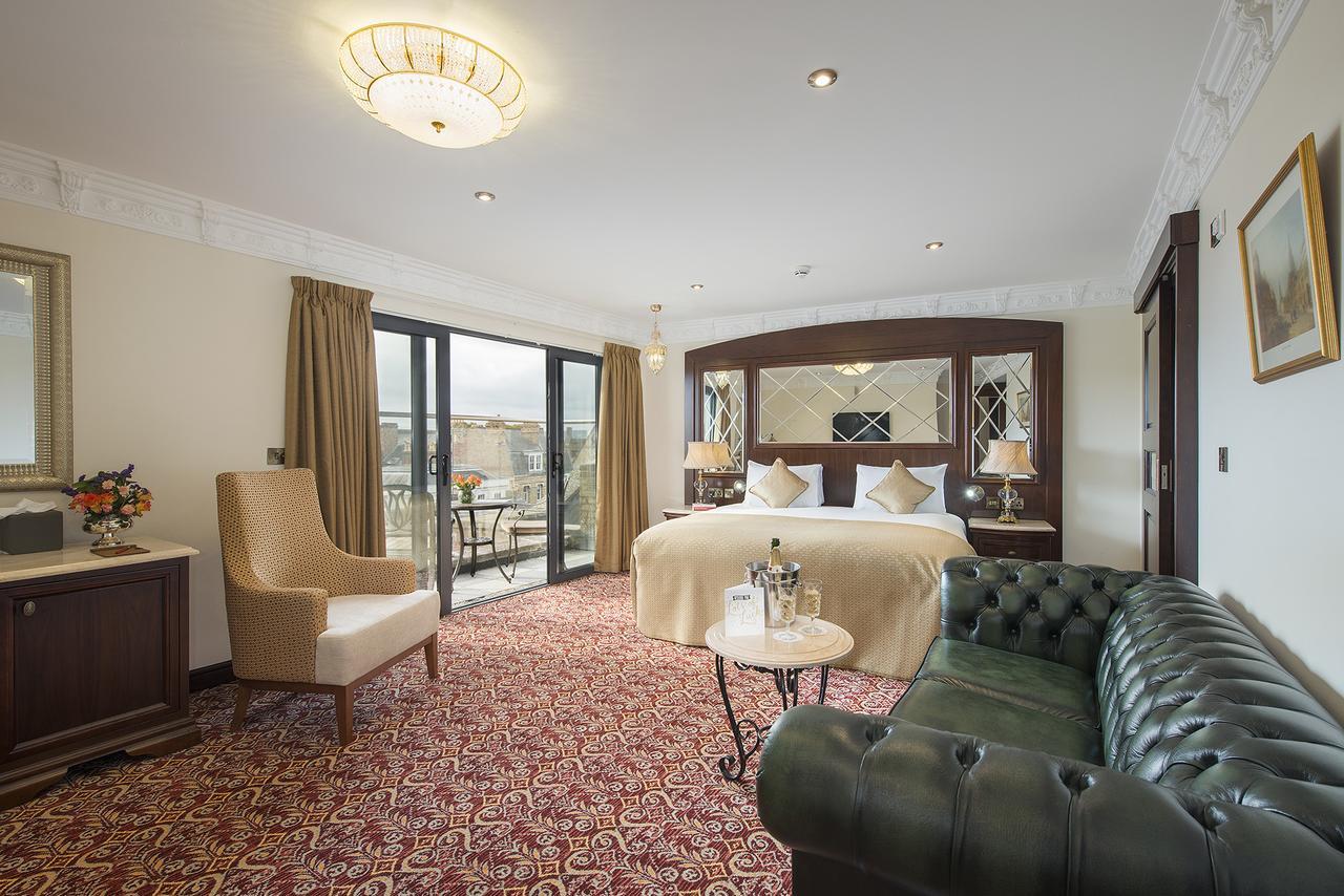 The George Street Hotel Oxford Buitenkant foto A suite at the hotel