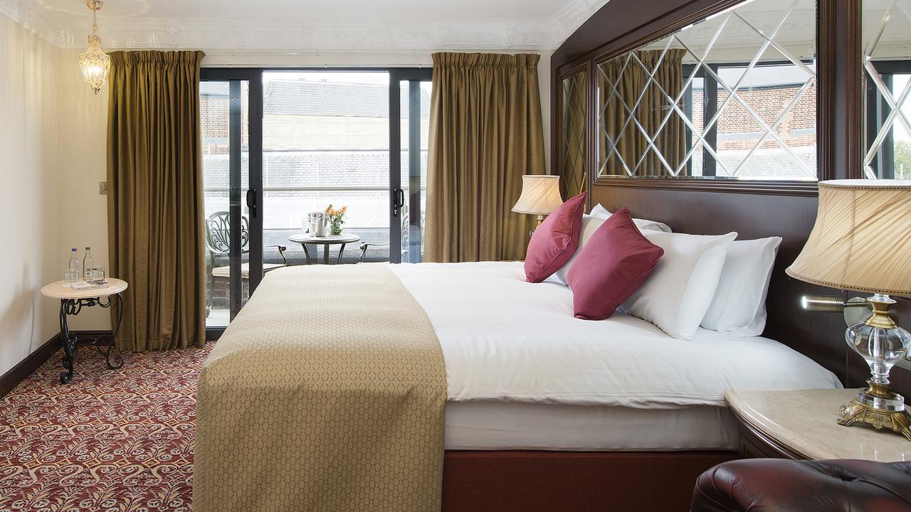 The George Street Hotel Oxford Buitenkant foto A bedroom at the hotel