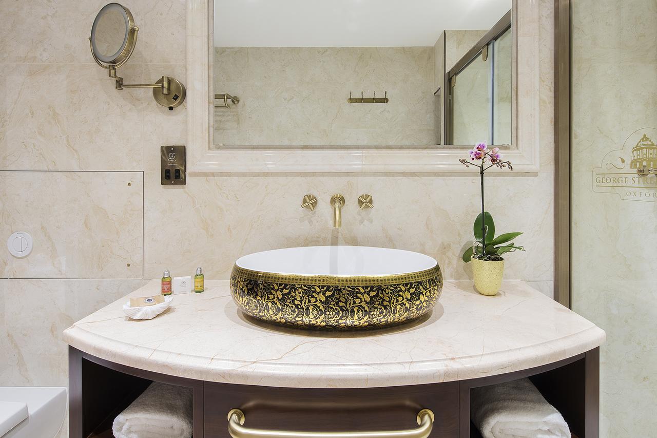 The George Street Hotel Oxford Buitenkant foto Bathroom