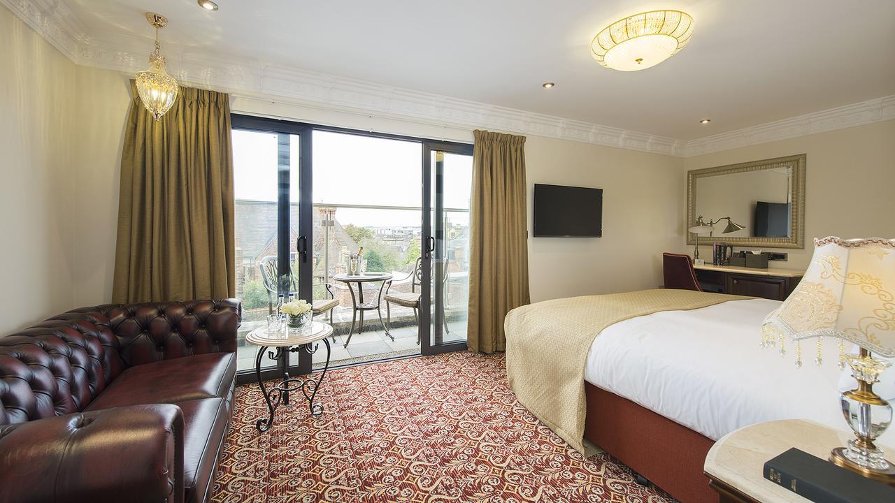 The George Street Hotel Oxford Buitenkant foto A room at the hotel