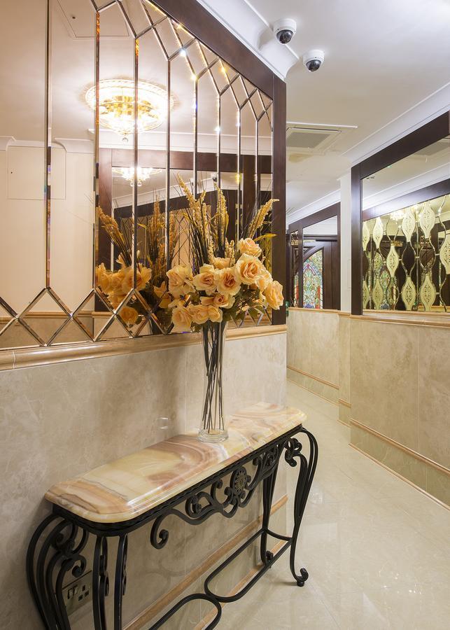 The George Street Hotel Oxford Buitenkant foto The lobby of the hotel