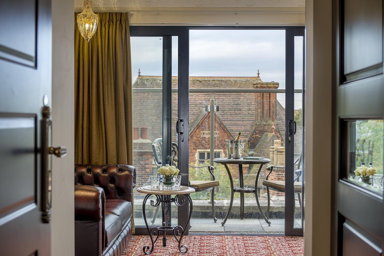 The George Street Hotel Oxford Buitenkant foto A room at the hotel