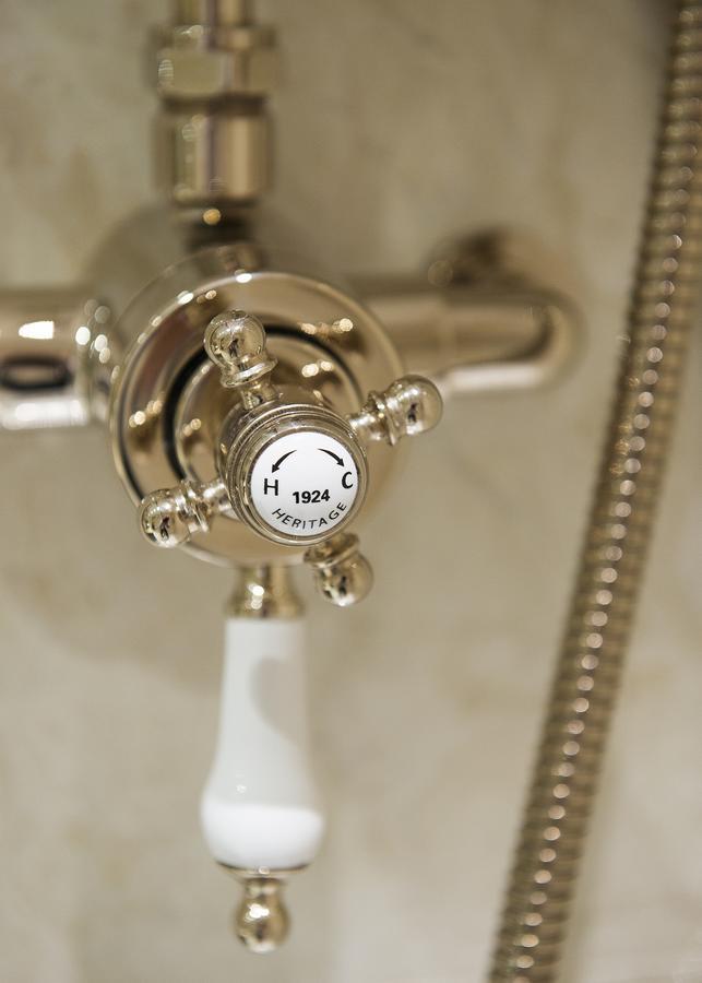 The George Street Hotel Oxford Buitenkant foto Heritage bathroom fittings