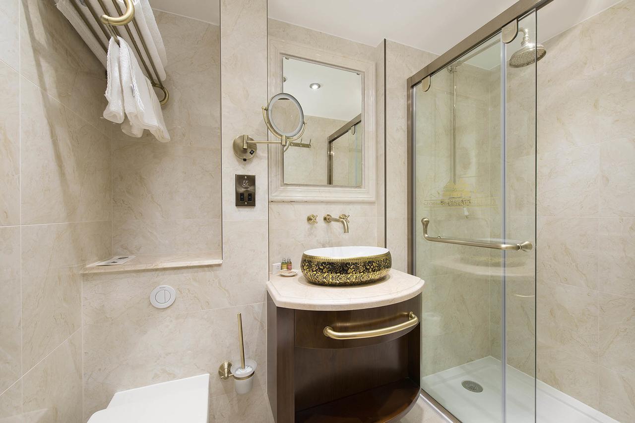 The George Street Hotel Oxford Buitenkant foto Bathroom
